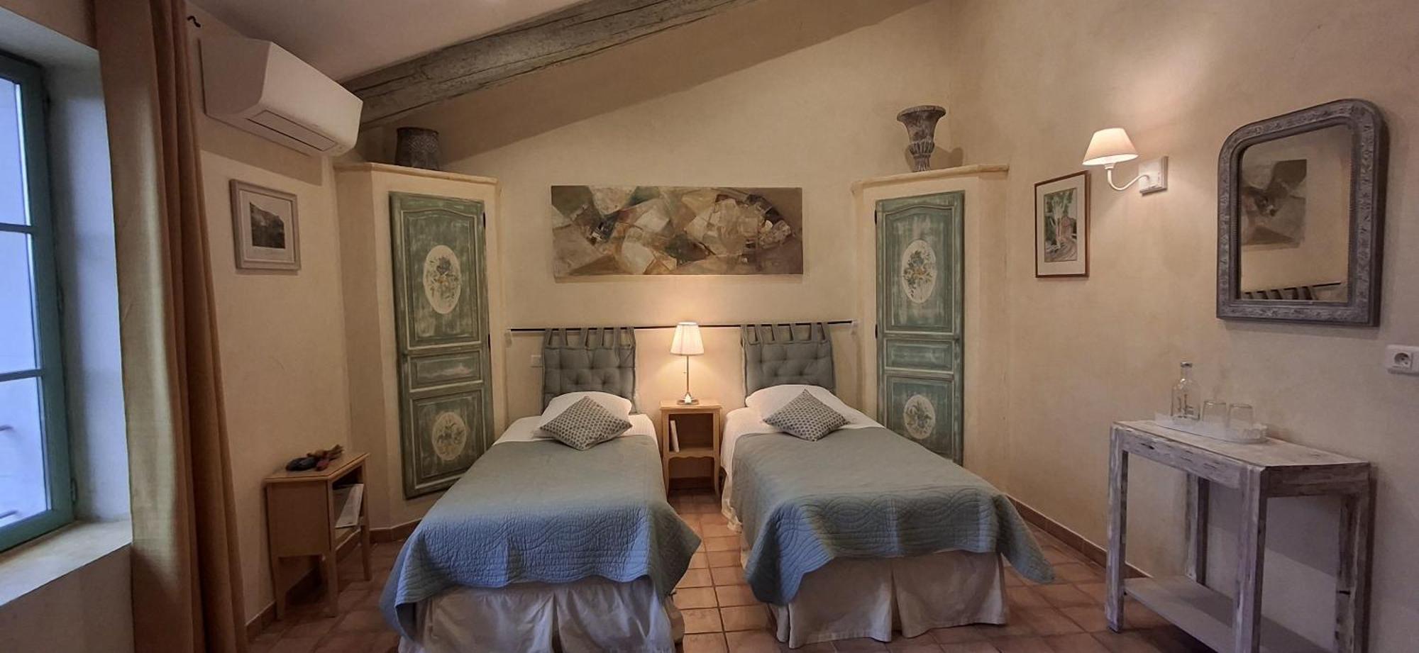 La Bastide Des Amouriers Caumont-sur-Durance エクステリア 写真