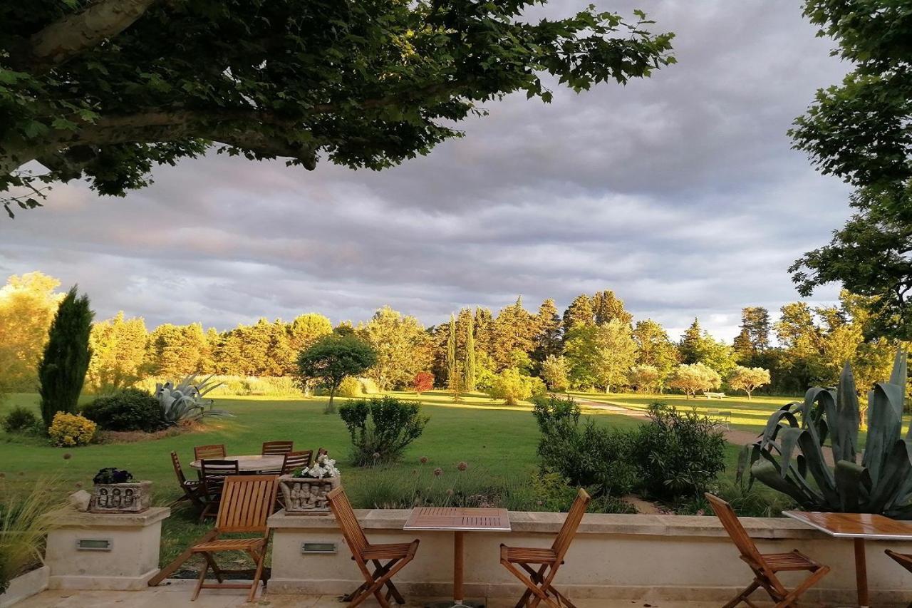 La Bastide Des Amouriers Caumont-sur-Durance エクステリア 写真